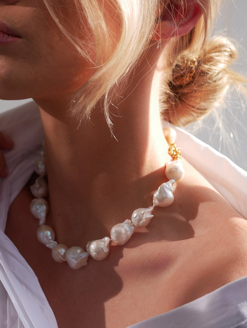 QUEEN BAROQUE NECKLACE